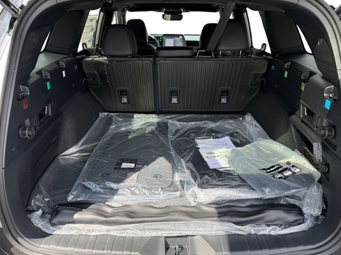 New 2026 Subaru Outback Limited XT AWD/4WD image 17