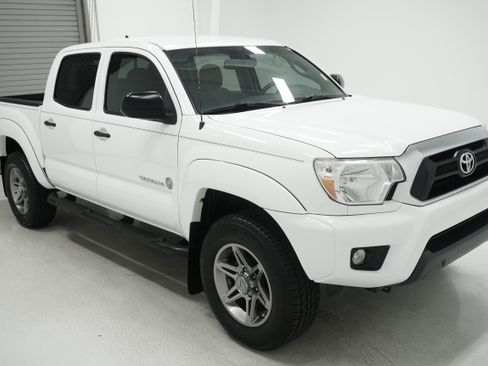 Used 2012 Toyota Tacoma PreRunner w/ SR5 Pkg RWD image 3