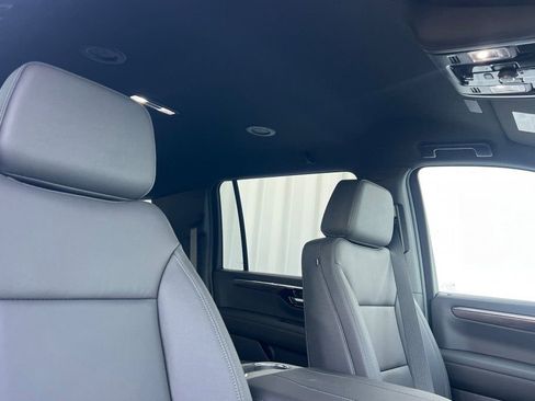 New 2026 Chevrolet Suburban LT image 15