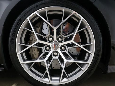 Used 2026 Chevrolet Corvette ZR1 w/ ZR1 Carbon Fiber Aero Package image 32