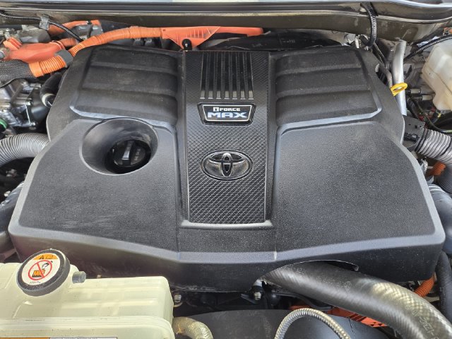 Used 2023 Toyota Sequoia Capstone AWD/4WD image 31