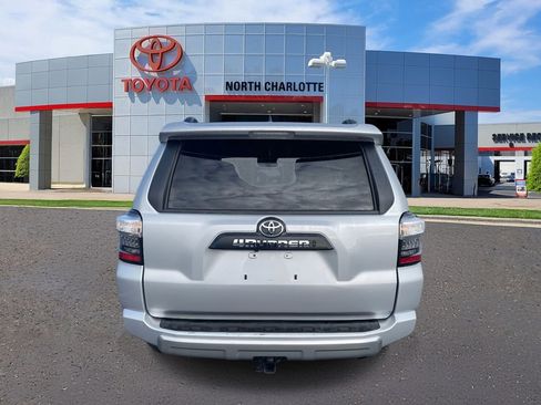 Used 2024 Toyota 4Runner TRD Off-Road Premium image 9
