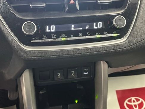 Used 2024 Toyota Corolla Cross XLE FWD image 24