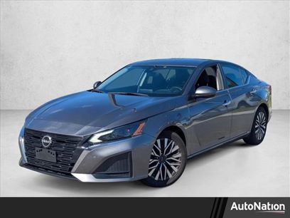 Used 2023 Nissan Altima 2.5 SV