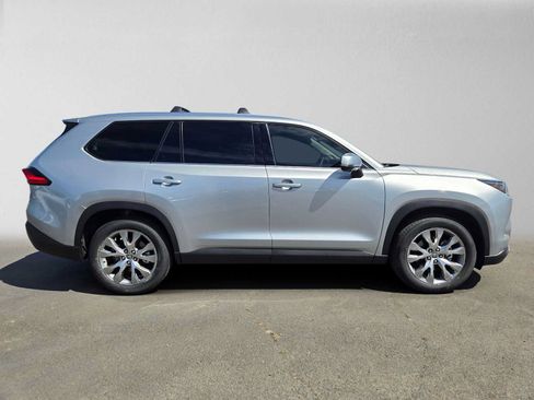 Used 2024 Toyota Grand Highlander AWD Hybrid image 3