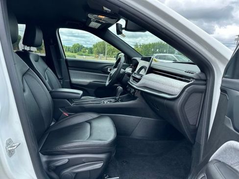Used 2024 Jeep Compass Latitude AWD/4WD image 23