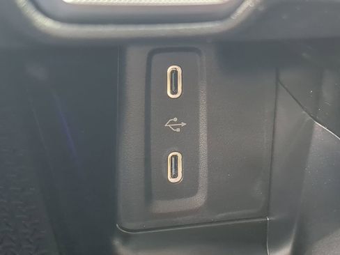 New 2025 Mercedes-Benz GLC 350e 4MATIC image 10