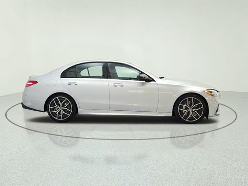 Used 2022 Mercedes-Benz C 300 Sedan image 4