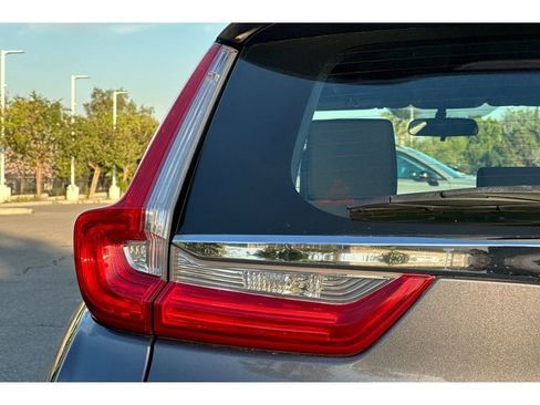 Used 2018 Honda CR-V LX image 39