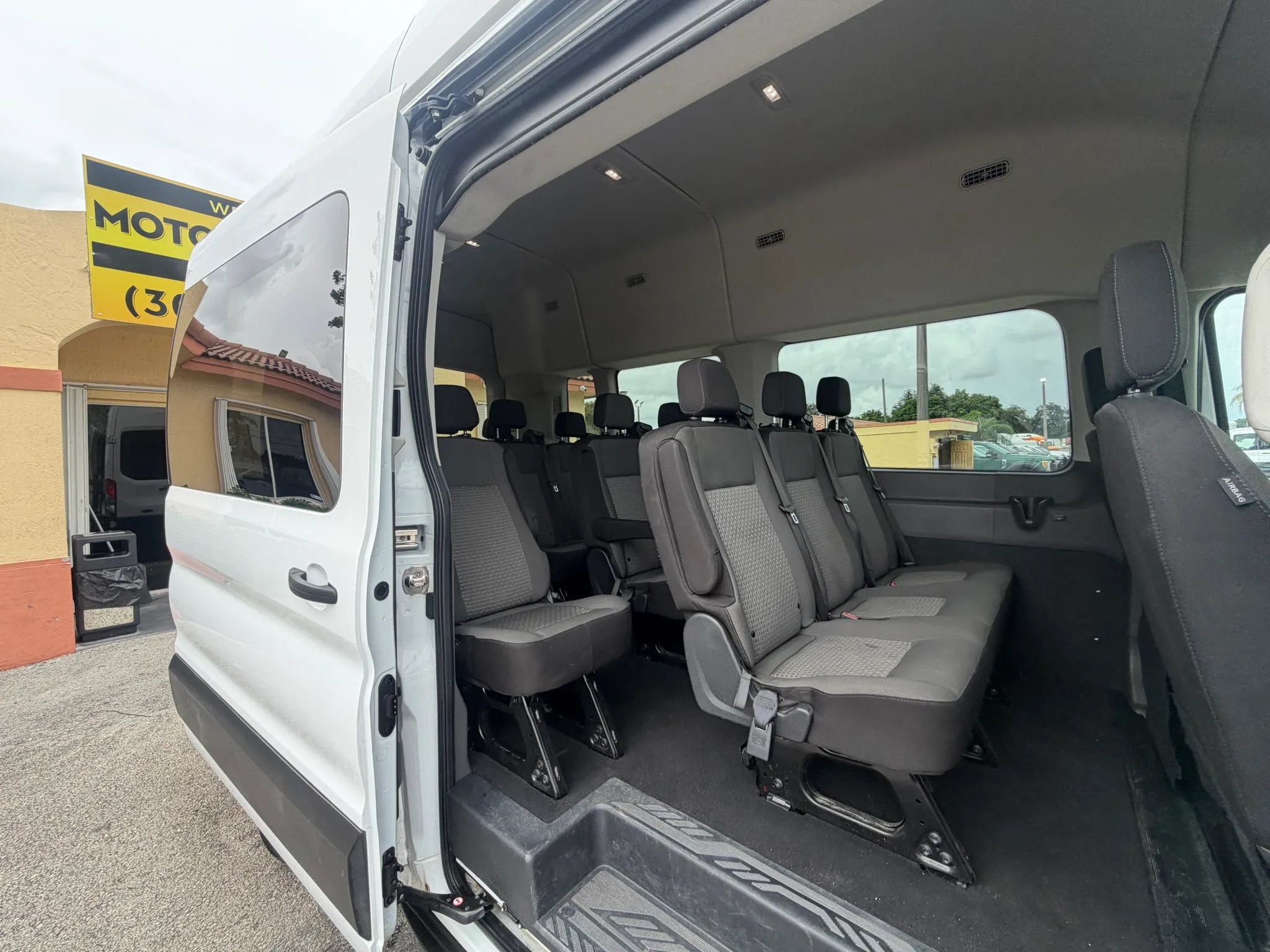 Used 2024 Ford Transit 350 XLT RWD image 9