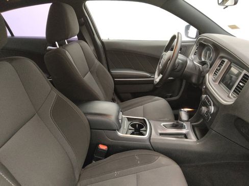 Used 2022 Dodge Charger SXT w/ Driver Convenience Group image 21