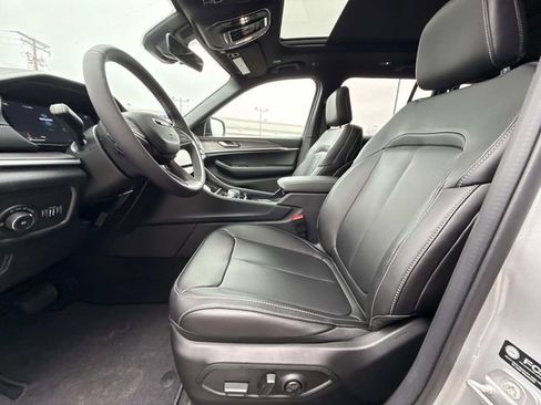 New 2026 Jeep Grand Cherokee Limited image 8