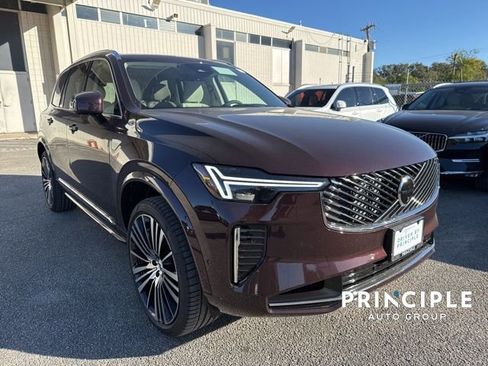 Used 2026 Volvo XC90 B6 Ultra w/ Lounge Package image 4