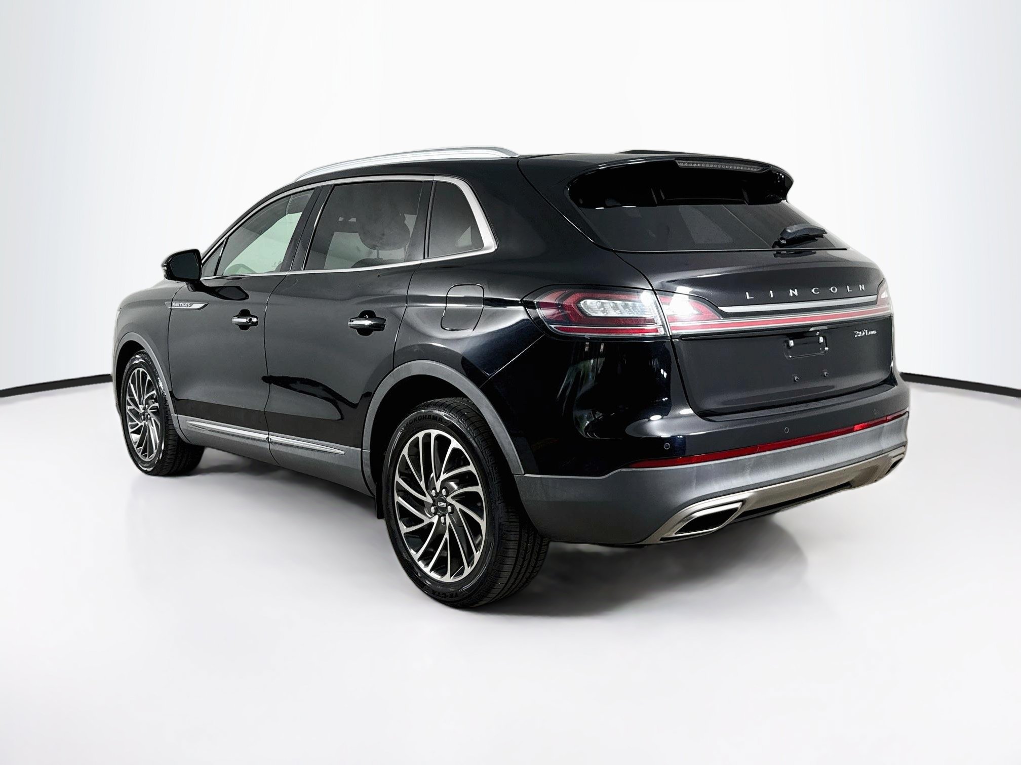 Used 2020 Lincoln Nautilus Reserve AWD/4WD image 32