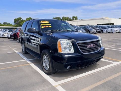 Used 2007 GMC Yukon SLT w/ SLT Preferred Equipment Group image 1