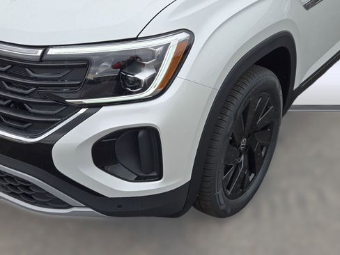 New 2026 Volkswagen Atlas Cross Sport SE AWD/4WD image 11