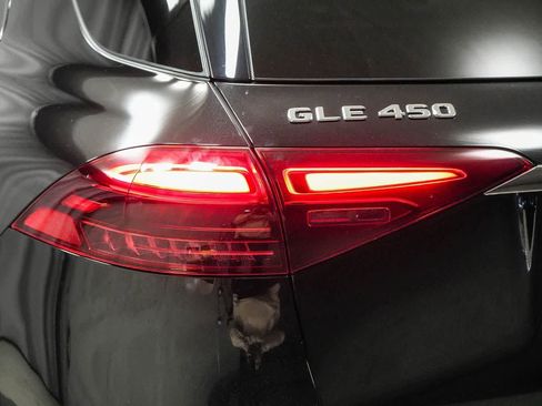 Certified 2025 Mercedes-Benz GLE 450 4MATIC image 9