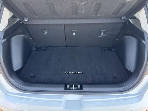 Used 2022 Hyundai Venue SEL image 40