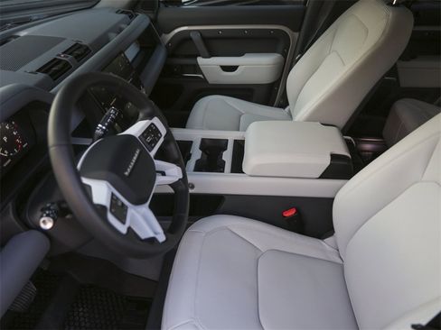 Used 2026 Land Rover Defender 110 S image 15