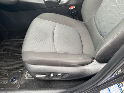 Used 2022 Toyota RAV4 XLE image 15