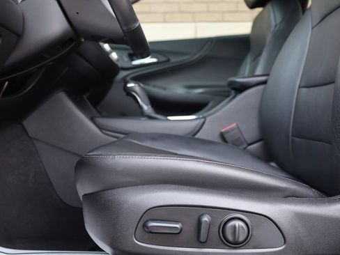 Used 2018 Chevrolet Malibu Hybrid w/ Leather Package FWD image 15