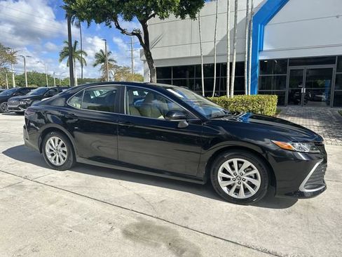 Used 2024 Toyota Camry LE FWD image 31