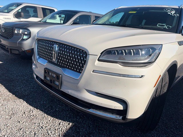 Used 2022 Lincoln Aviator Reserve w/ Elements Package Plus AWD/4WD image 2