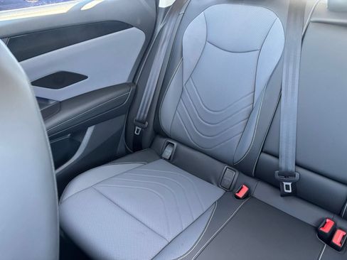 Used 2026 Volkswagen Tiguan SE AWD/4WD image 40
