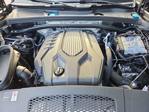 New 2026 Porsche Macan image 32