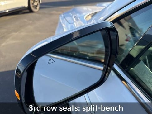 Used 2023 Kia Sorento LX image 17