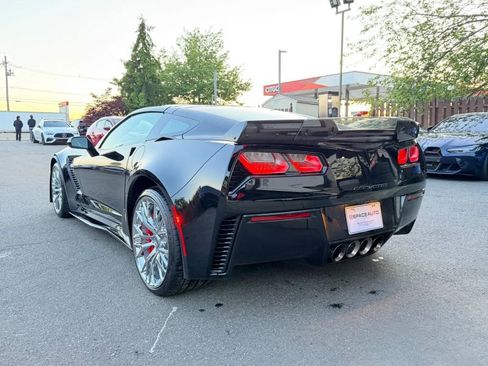 Used 2016 Chevrolet Corvette Z06 w/ 3LZ Preferred Equipment Group RWD image 8