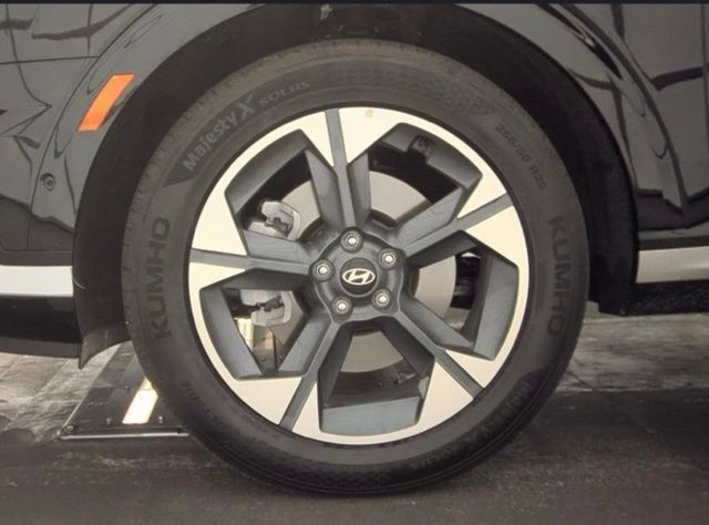 Certified 2026 Hyundai Palisade Limited AWD/4WD image 7