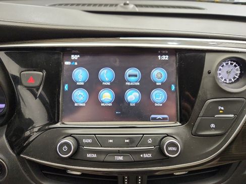 Used 2019 Buick Envision Essence image 17