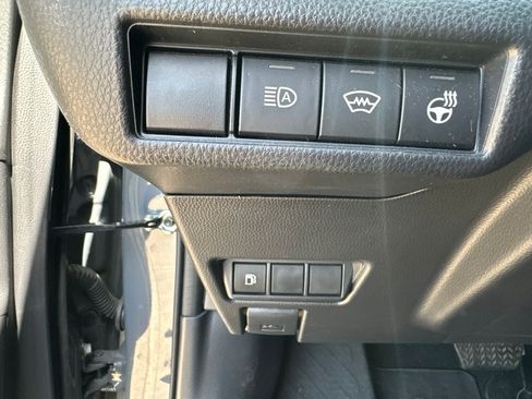 Used 2024 Toyota Prius XLE FWD image 7