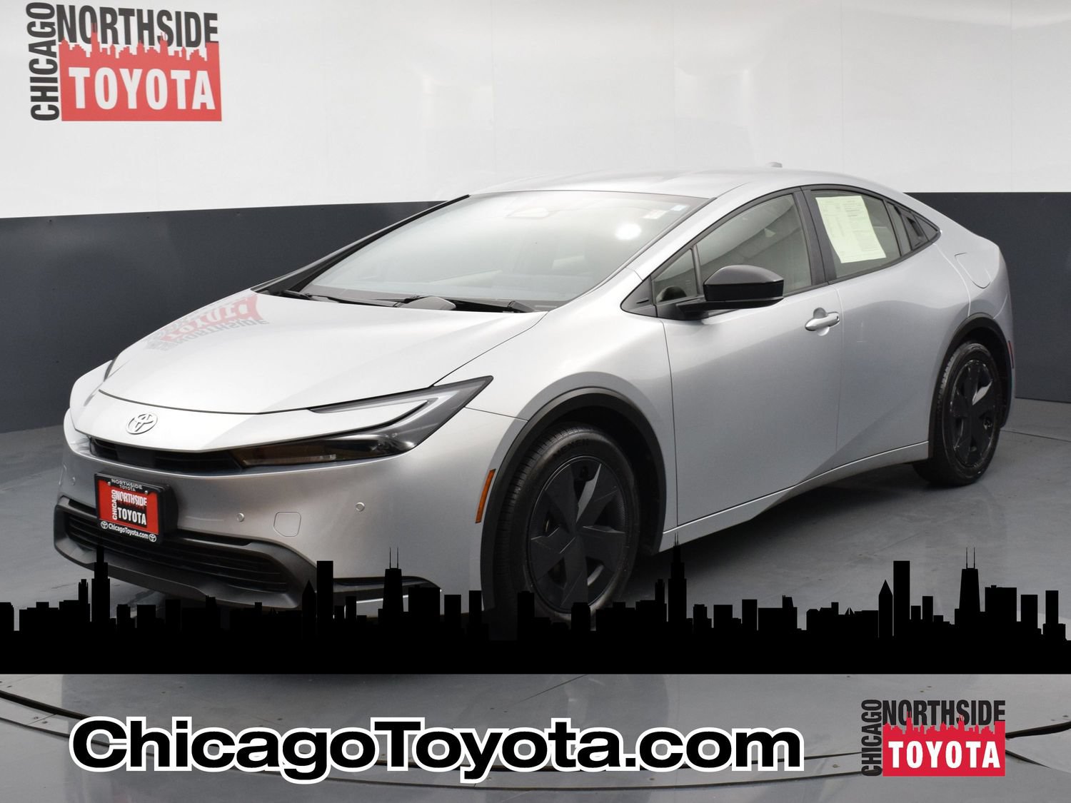 Used 2025 Toyota Prius LE FWD image 1