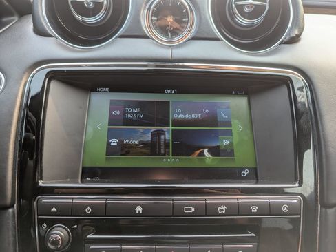 Used 2017 Jaguar XJ L Supercharged RWD image 26