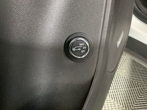 Used 2019 Chevrolet Blazer Premier w/ Sun and Wheels Package image 17