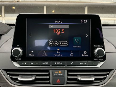 Used 2025 Nissan Altima 2.5 SV image 27