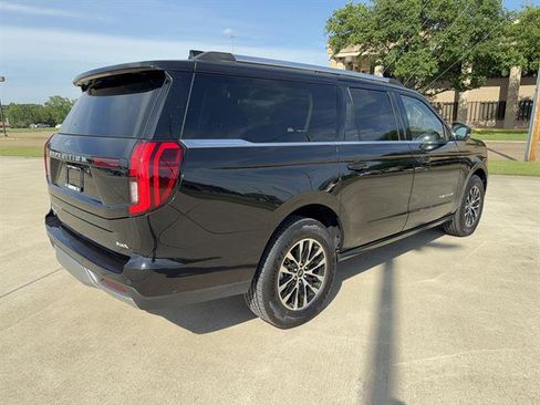 Used 2025 Ford Expedition Max Platinum AWD/4WD image 4