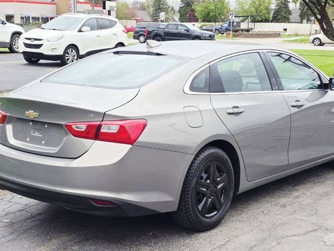 Used 2017 Chevrolet Malibu LT FWD image 6