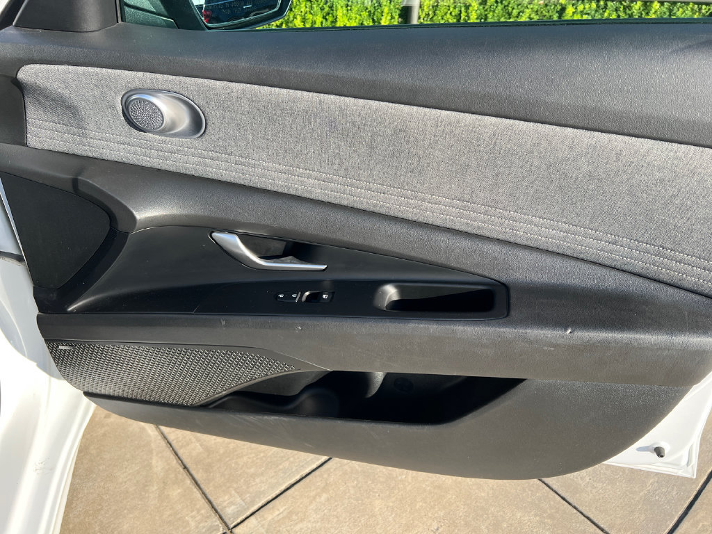 Used 2024 Hyundai Elantra Limited FWD image 6