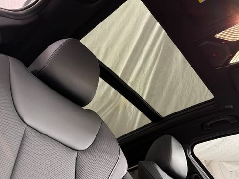 Used 2023 BMW X3 M40i w/ Premium Package image 17