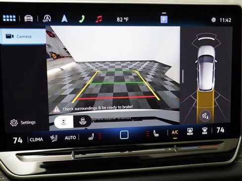 New 2025 Volkswagen Tiguan SE w/ Panoramic Sunroof Package image 10