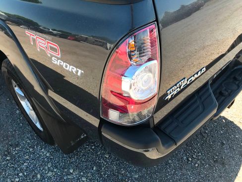 Used 2012 Toyota Tacoma 4x4 Access Cab V6 w/ TRD Sport Pkg image 31
