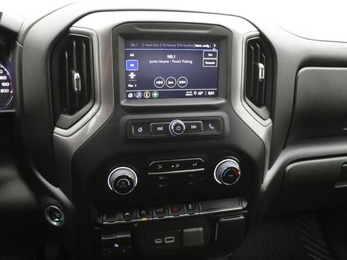 Used 2024 Chevrolet Silverado 1500 Custom image 23