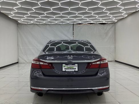 Used 2016 Honda Accord Sport image 10