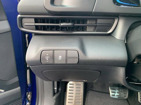 New 2025 Hyundai Elantra Sport image 54