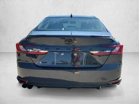 Used 2025 Toyota Camry SE w/ Convenience Package image 6