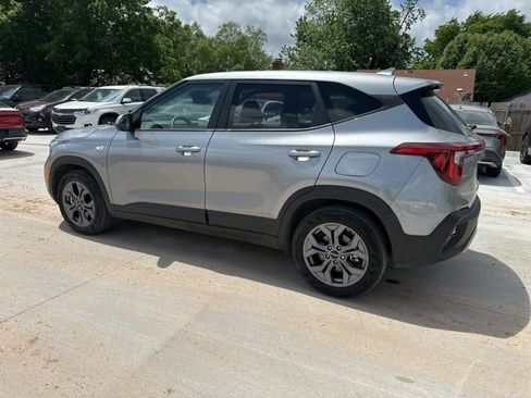 Used 2024 Kia Seltos LX image 12