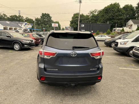 Used 2014 Toyota Highlander XLE AWD/4WD image 8